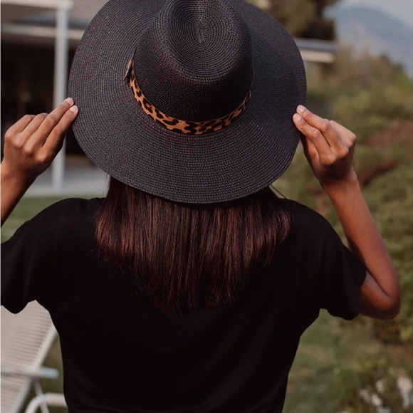 Chic Black Leopard Accent Hat main image 4